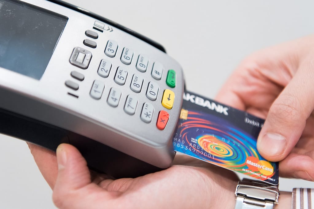 credit card machine, debit card machine, credit-4577769.jpg